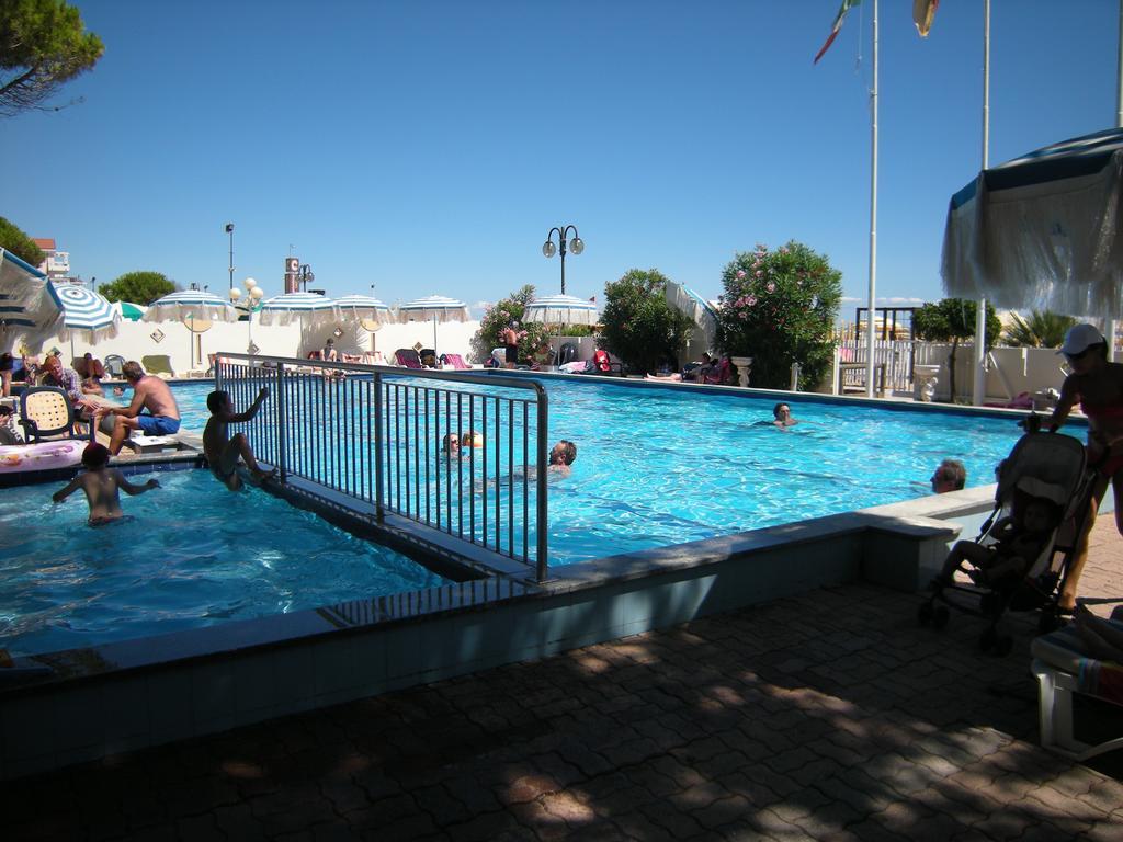 Hotel Ambasciatori Palace Jesolo Extérieur photo
