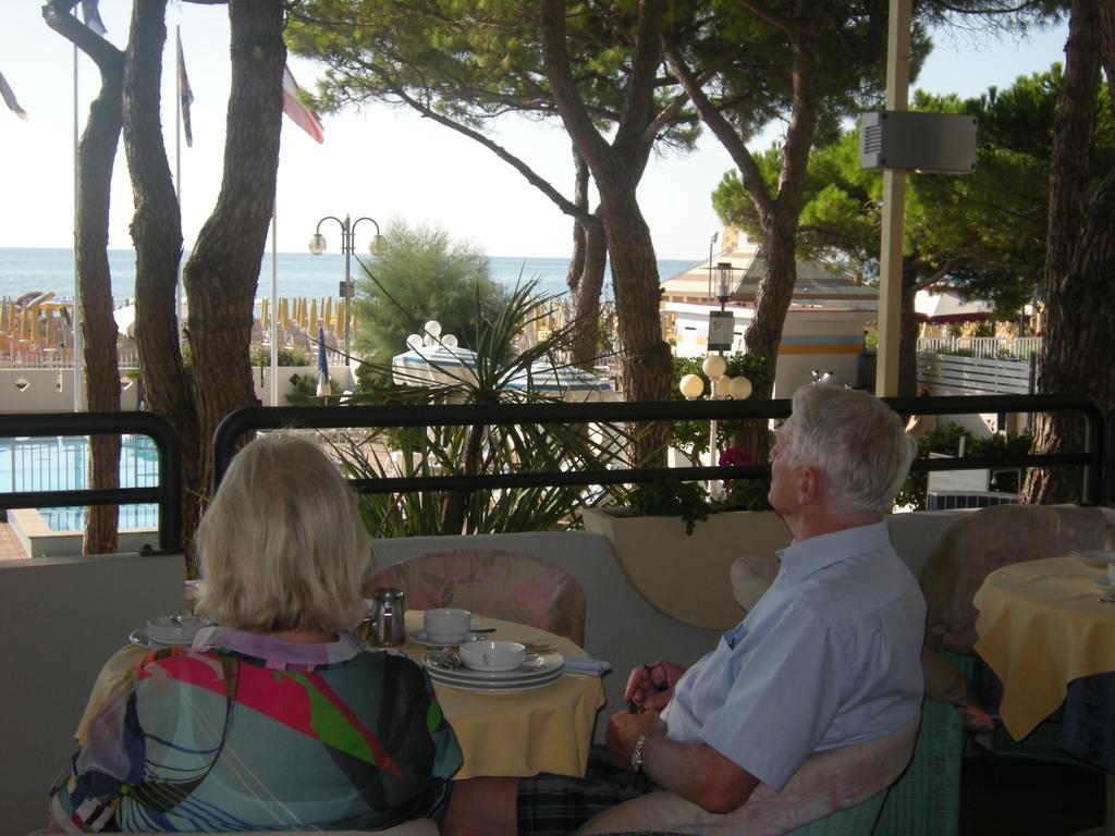 Hotel Ambasciatori Palace Jesolo Extérieur photo