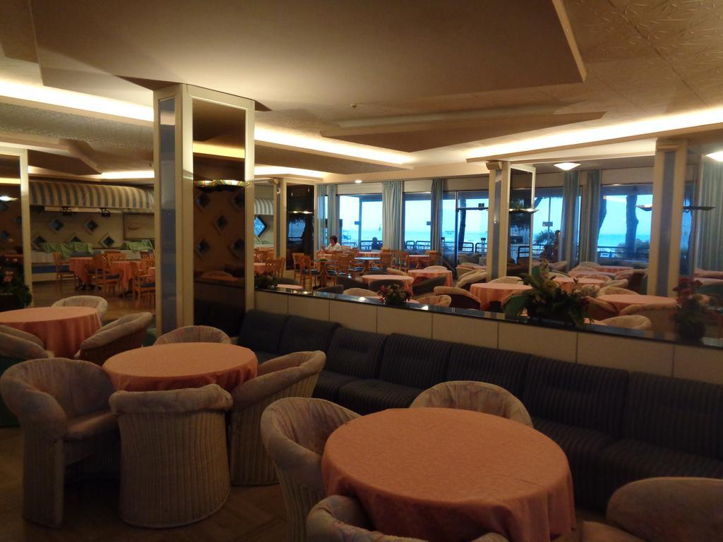 Hotel Ambasciatori Palace Jesolo Extérieur photo