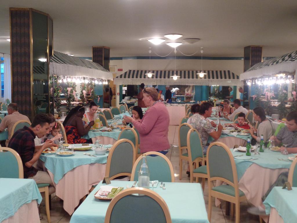 Hotel Ambasciatori Palace Jesolo Extérieur photo