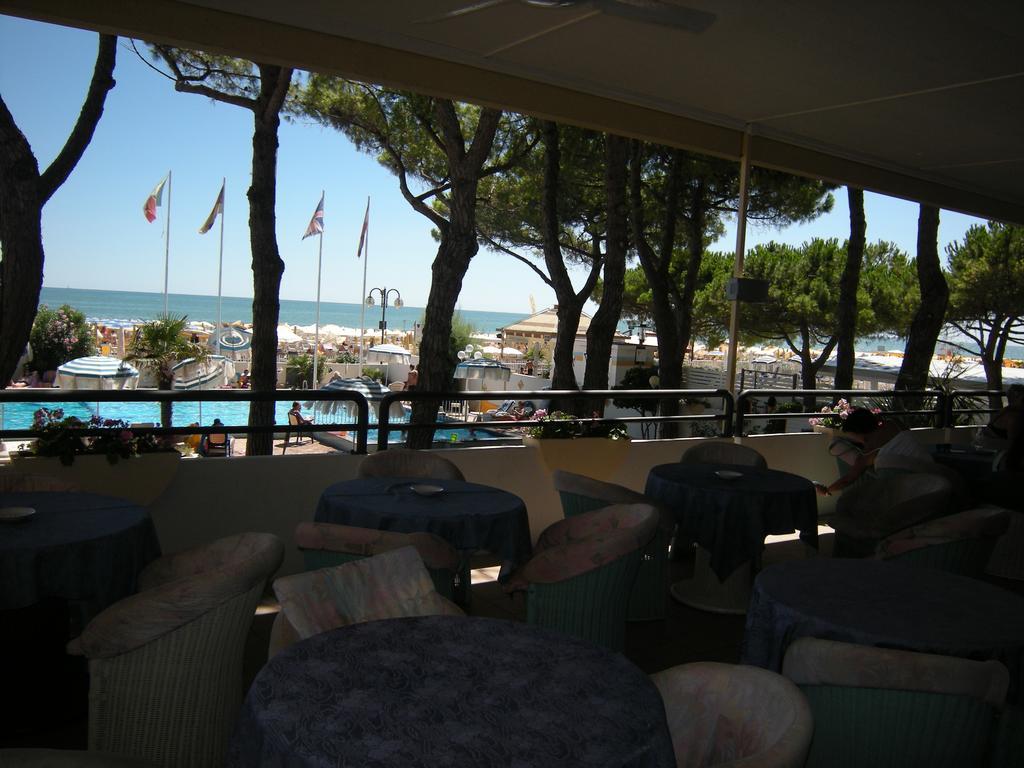 Hotel Ambasciatori Palace Jesolo Extérieur photo