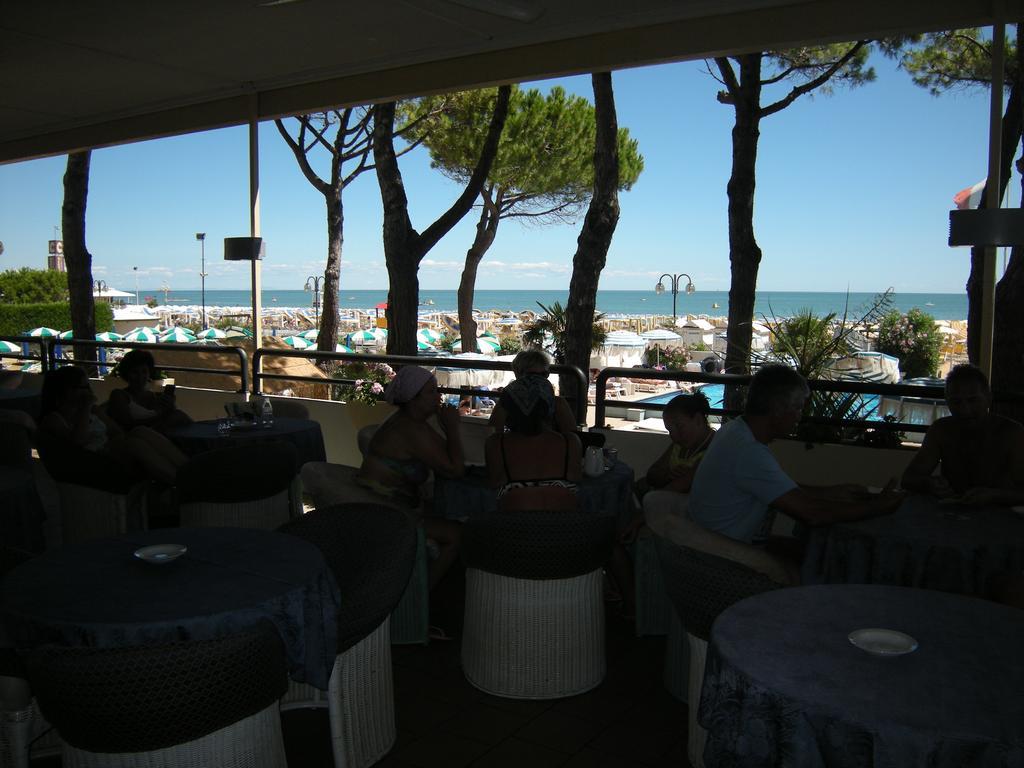 Hotel Ambasciatori Palace Jesolo Extérieur photo
