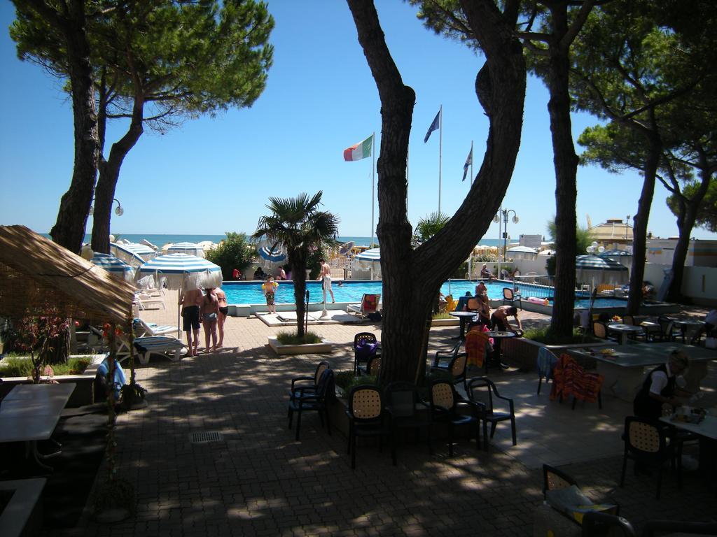 Hotel Ambasciatori Palace Jesolo Extérieur photo
