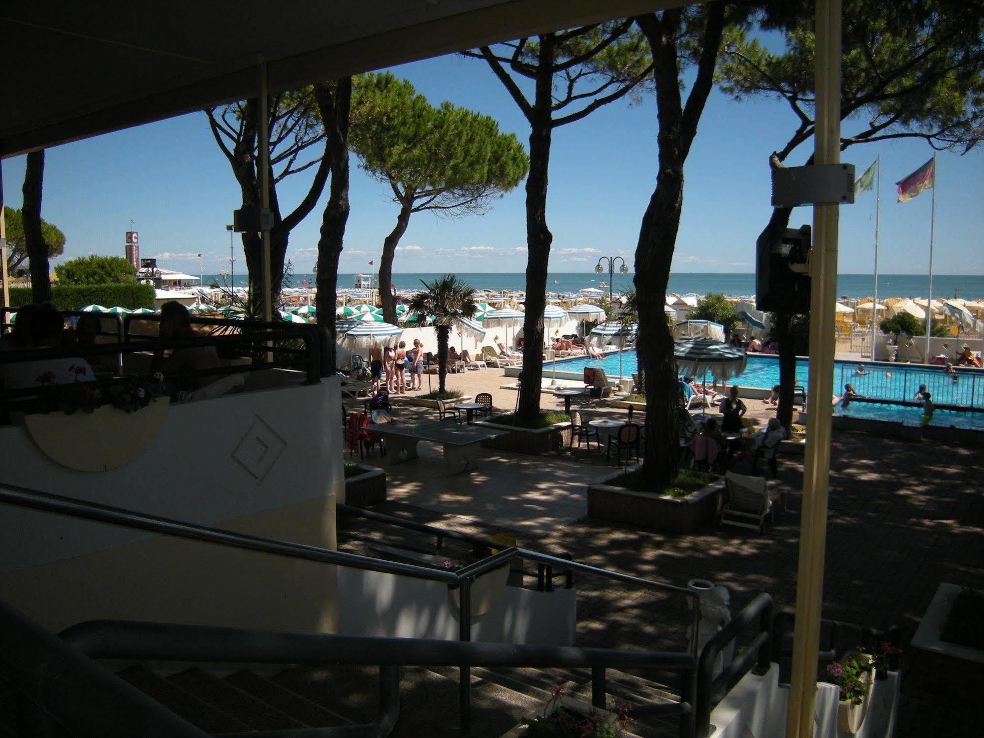 Hotel Ambasciatori Palace Jesolo Extérieur photo