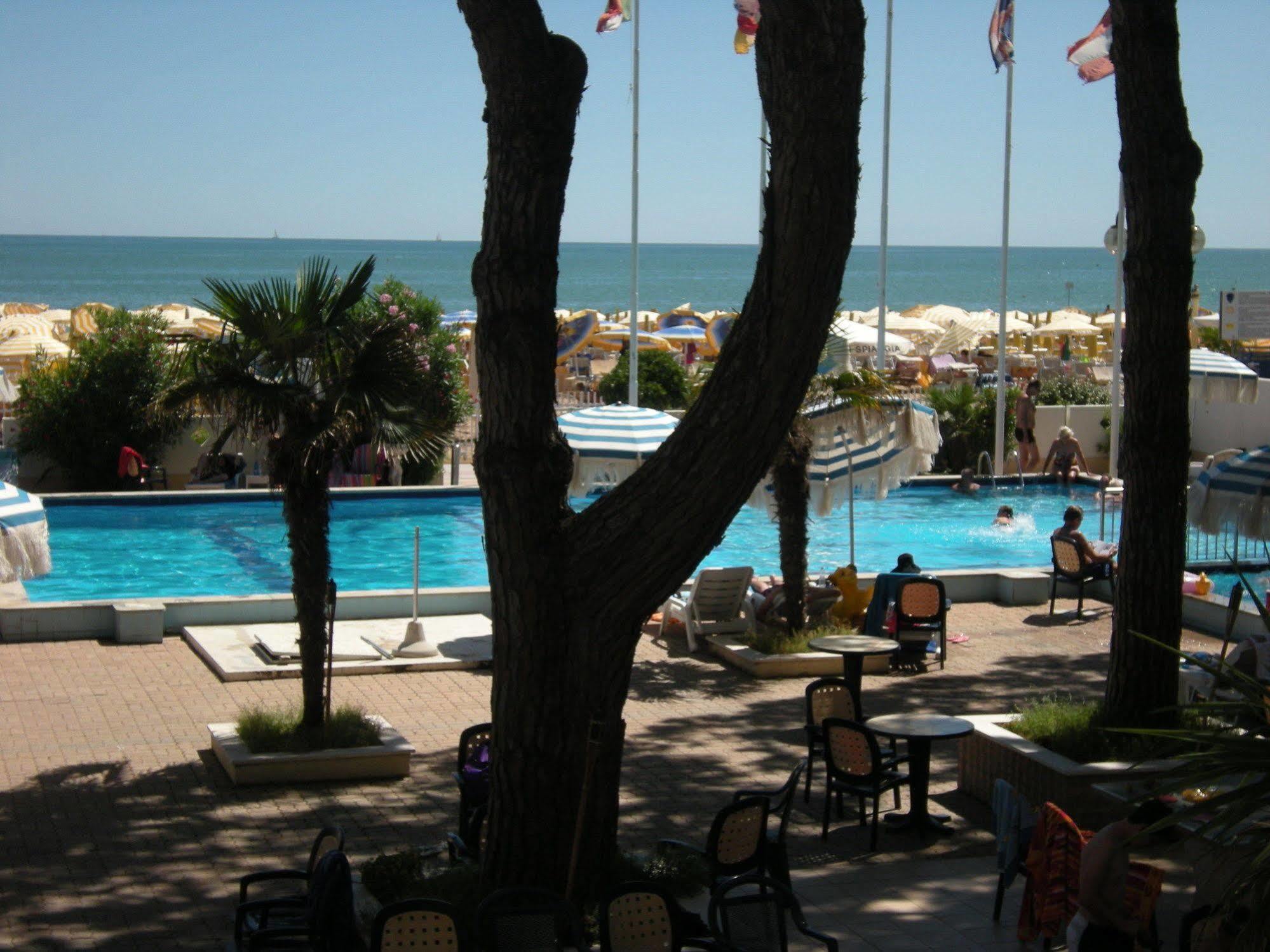 Hotel Ambasciatori Palace Jesolo Extérieur photo